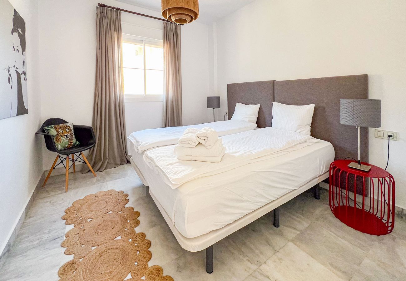 Apartamento en San Pedro de Alcántara - 48 - Las Adelfas modern 4 bed